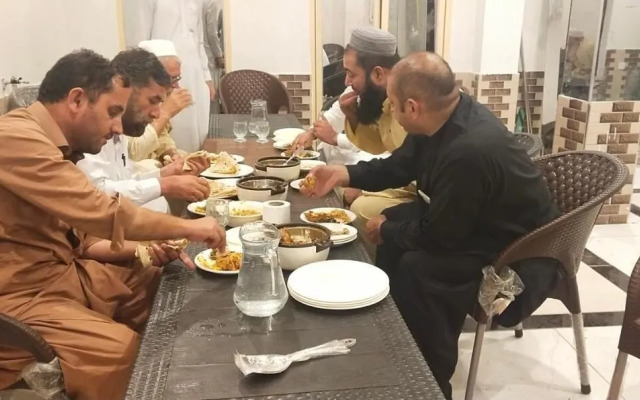 Al Sadiq Hotel & Restaurant