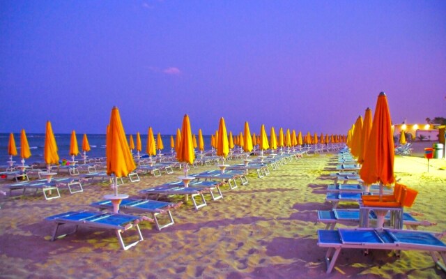 Hotel Holiday