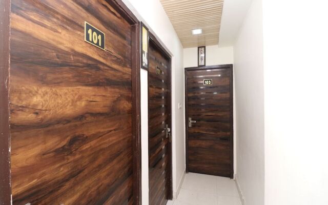 OYO 29059 Hotel Green Tower