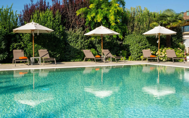 Vip's Motel Luxury Accommodation & Spa