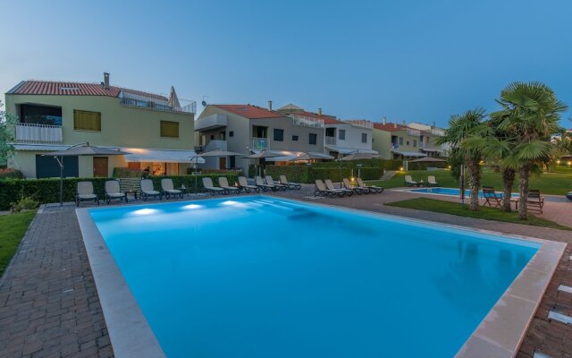 Maj Residence