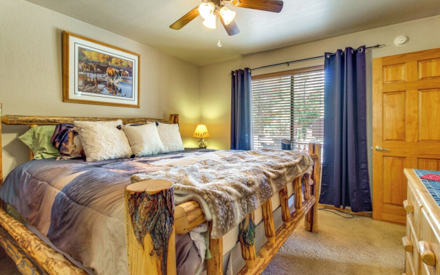 Near Hiking Trails: Heber-overgaard Haven w/ Deck!