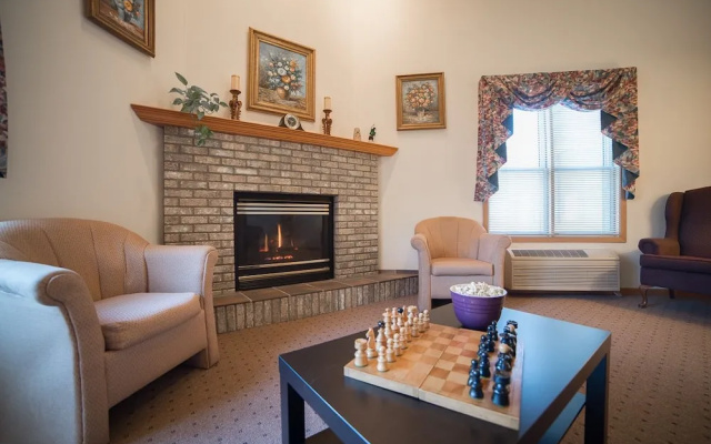 River Valley Inn & Suites