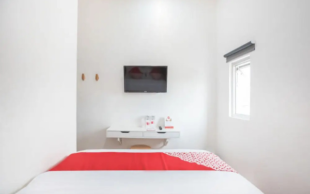 OYO 386 Hey Hotel