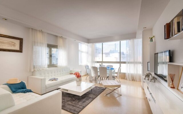 Renovated White House - Banana Beach