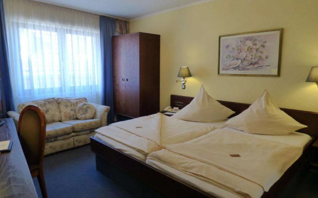 Central Hotel