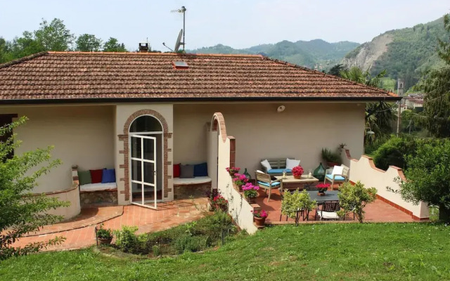 Apartment Casa Paola With Pool in Camaiore