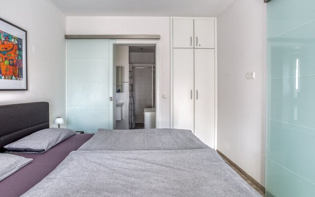 Chic Holiday Home in Varel With Balcony