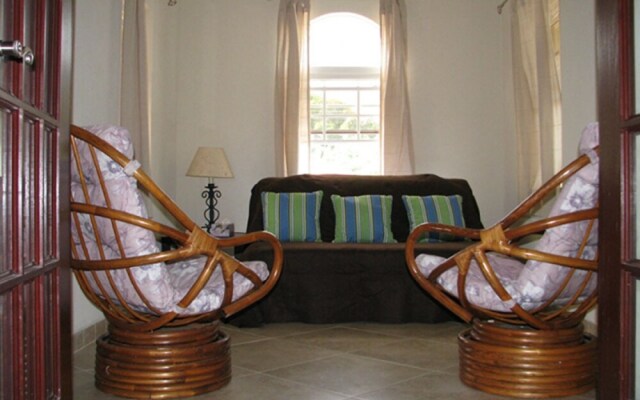 Maya's Bajan Villas - Unit B