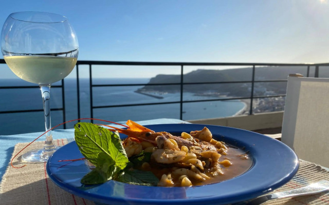 Sea View Apartment Sesimbra- Apartamento Vista Mar