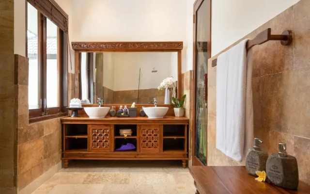 Swan Paradise A Pramana Experience