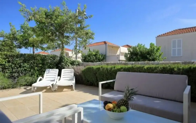 Villas Punta Skala Apartments With Pools at Beach