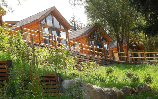 Snake River Cabin Village