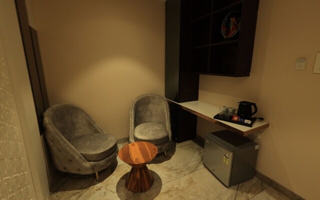 Krishna Hotel And Resort
