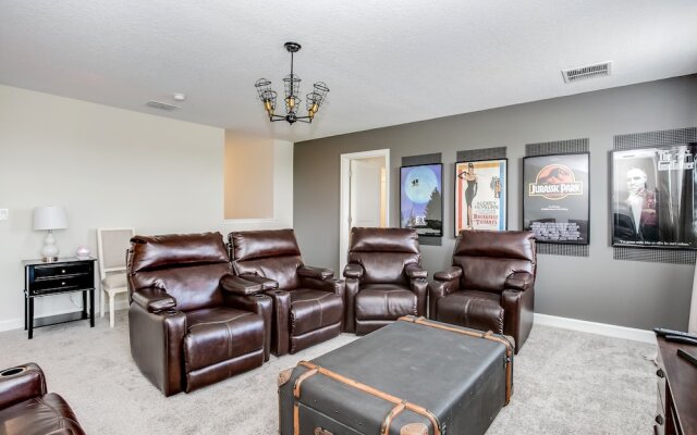 Contemporary Home w/ Private Pool& Spa!