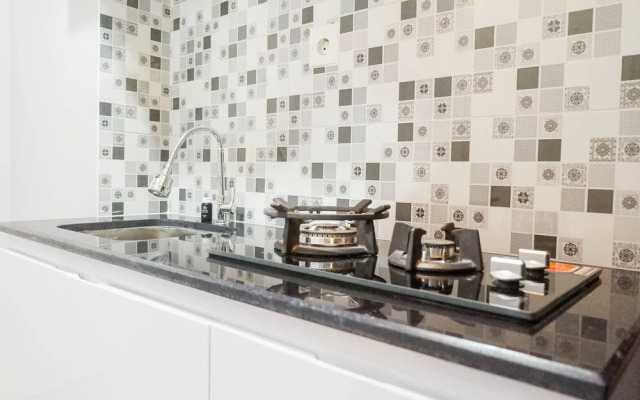 Comfy And Clean Studio Apartment At Orchard Supermall Mansion