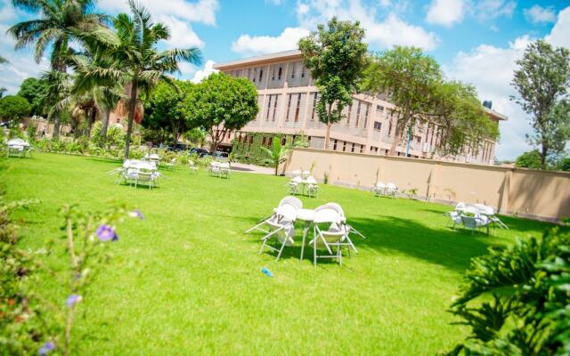 Lush Garden Hotel