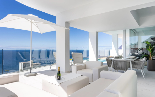 Crystal I Luxury Apartments