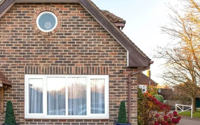 Stylish Cosy Annexe in Pretty Sailing Village