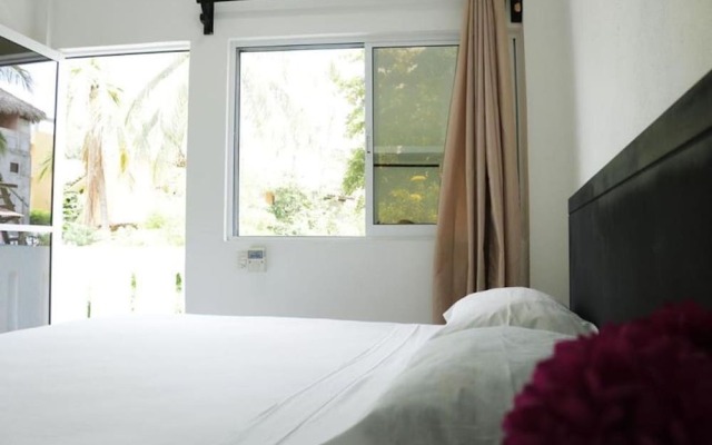 Room in Guest Room - Private Room With King Size bed Num023