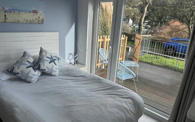 Sea View - 1min to Beach - Dog Friendly - 4 Guests