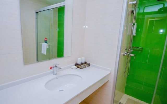 GreenTree Inn Nantong Tongzhou Zhangzhishan Town Deli Square Express Hotel