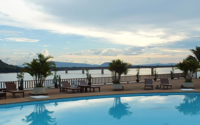 Arawan Riverside Hotel