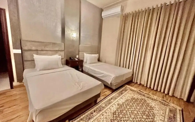 Shelton Hotel Mardan