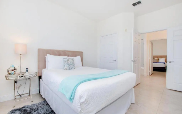 Updated Condo Near Conv Ctr, I-drive & Universal!