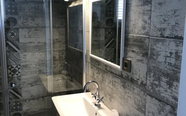 Silenos Boutique Hotel