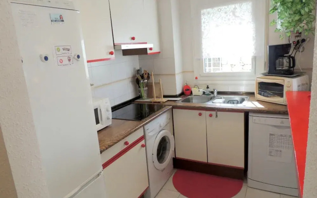Beautiful Apartment in Roses With Terrace