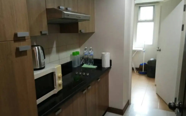 4B - 2 Bedroom Downtown Apartment With Shared Pool