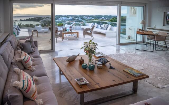 Vouliagmeni Luxury Seaview Apartment