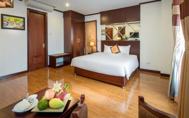 May De Ville Lakeside Hotel – Guest Rooms – Hanoi