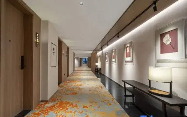Qianna Hotel