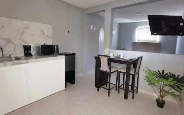 8th Street Suites
