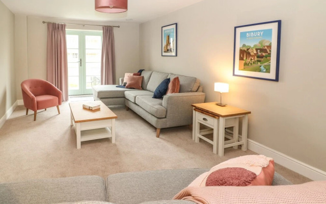 9 Windrush Heights