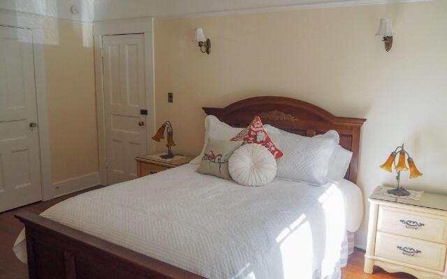 Lady Geneva Bed and Breakfast