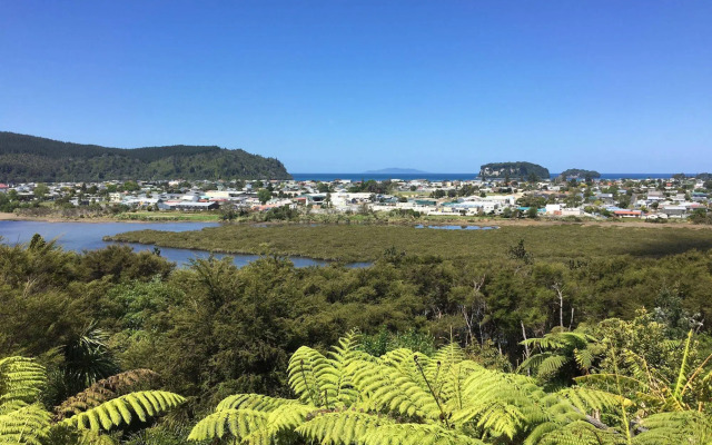 Whangamata Vistas B&B