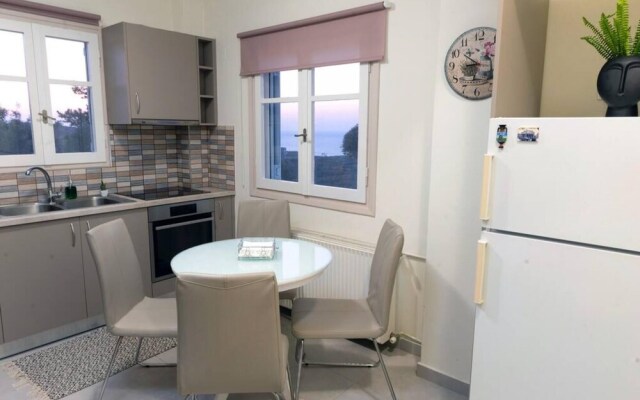 Sunset Bliss Villa in Karteros