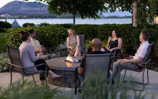 The Cove Lakeside Resort