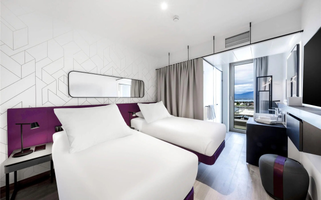 YOTEL Geneva Lake – Guest Rooms – Founex
