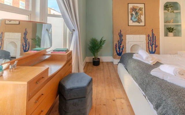 Cosy Margate Getaway Sleeps 5 By Adliv