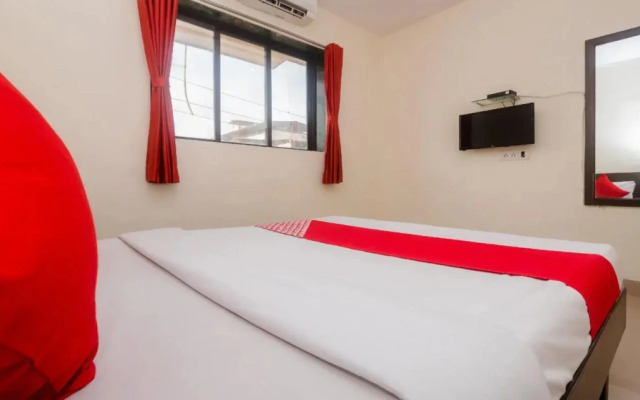 OYO 23285 The Diplomat Lodging