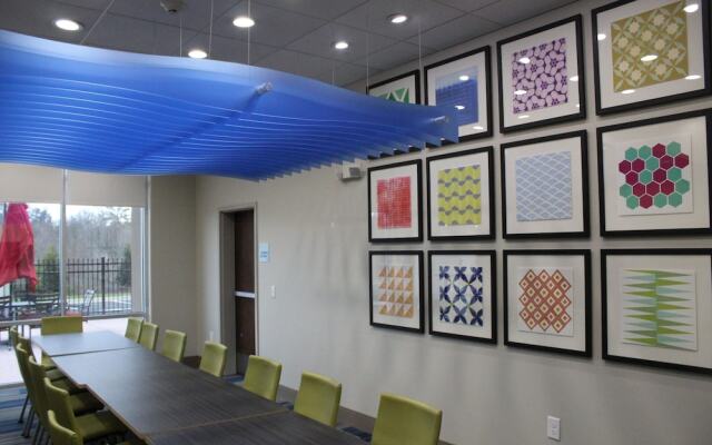 Holiday Inn Express & Suites Milledgeville