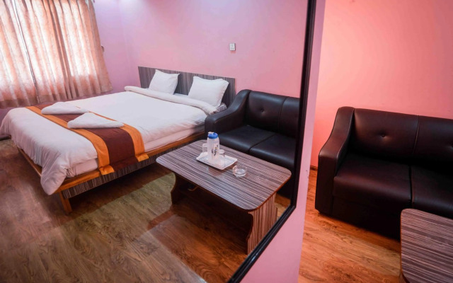 OYO 789 Hotel Shivam Plaza