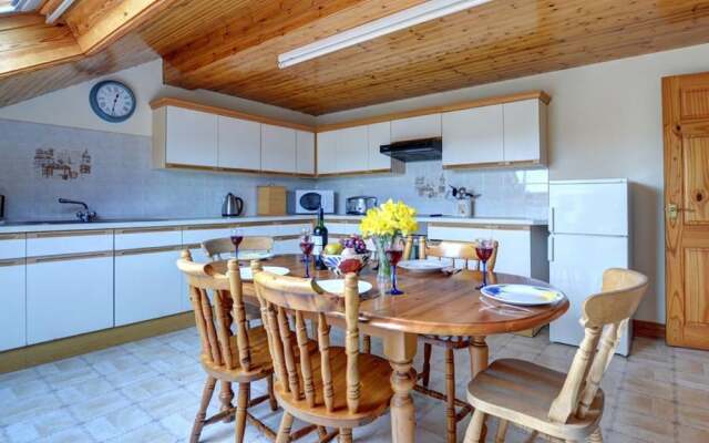 Modern Holiday Home in Moelfre Near Beach