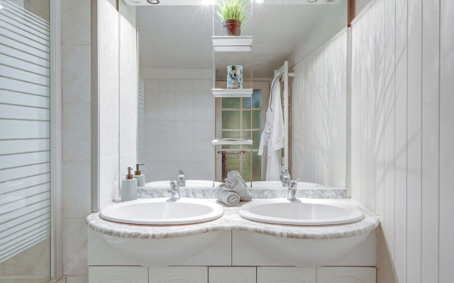 Cozy 2BR in the Heart of Île Saint-Louis