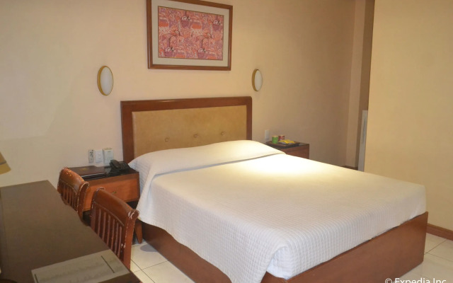 Pacific Breeze Hotel and Resort