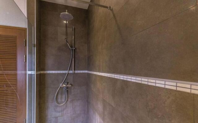 Fabulous Second Floor Apartment Dasiri Downtown Residence